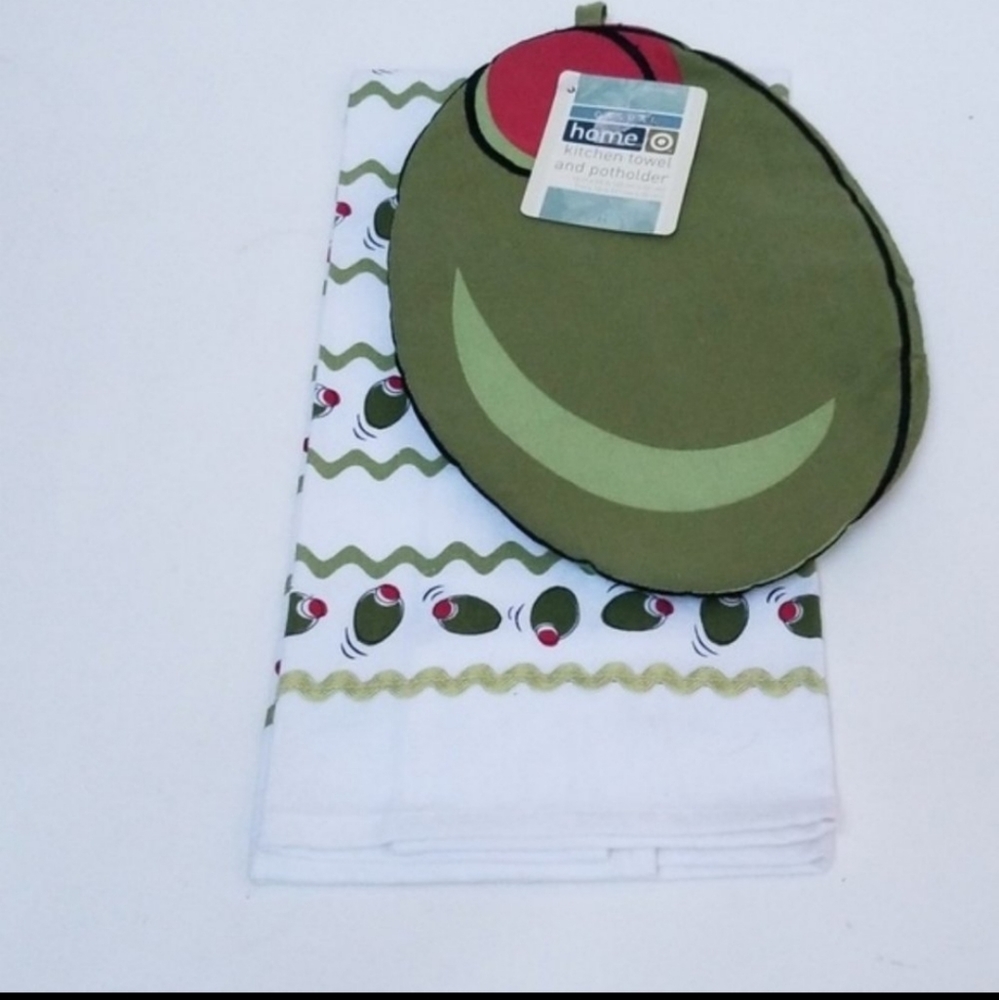 Kitchen towel and pot holder NWT